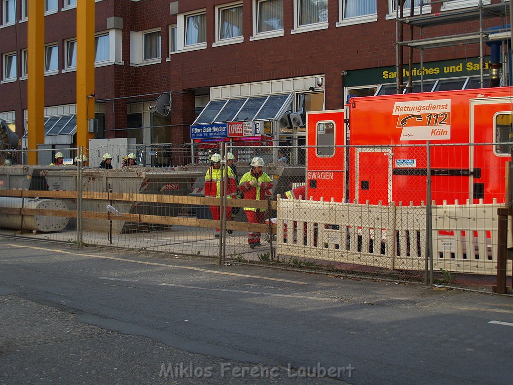 Arbeiter abgestuerzt Koeln Severinstr nahe Einsturzstelle Archiv P34.JPG